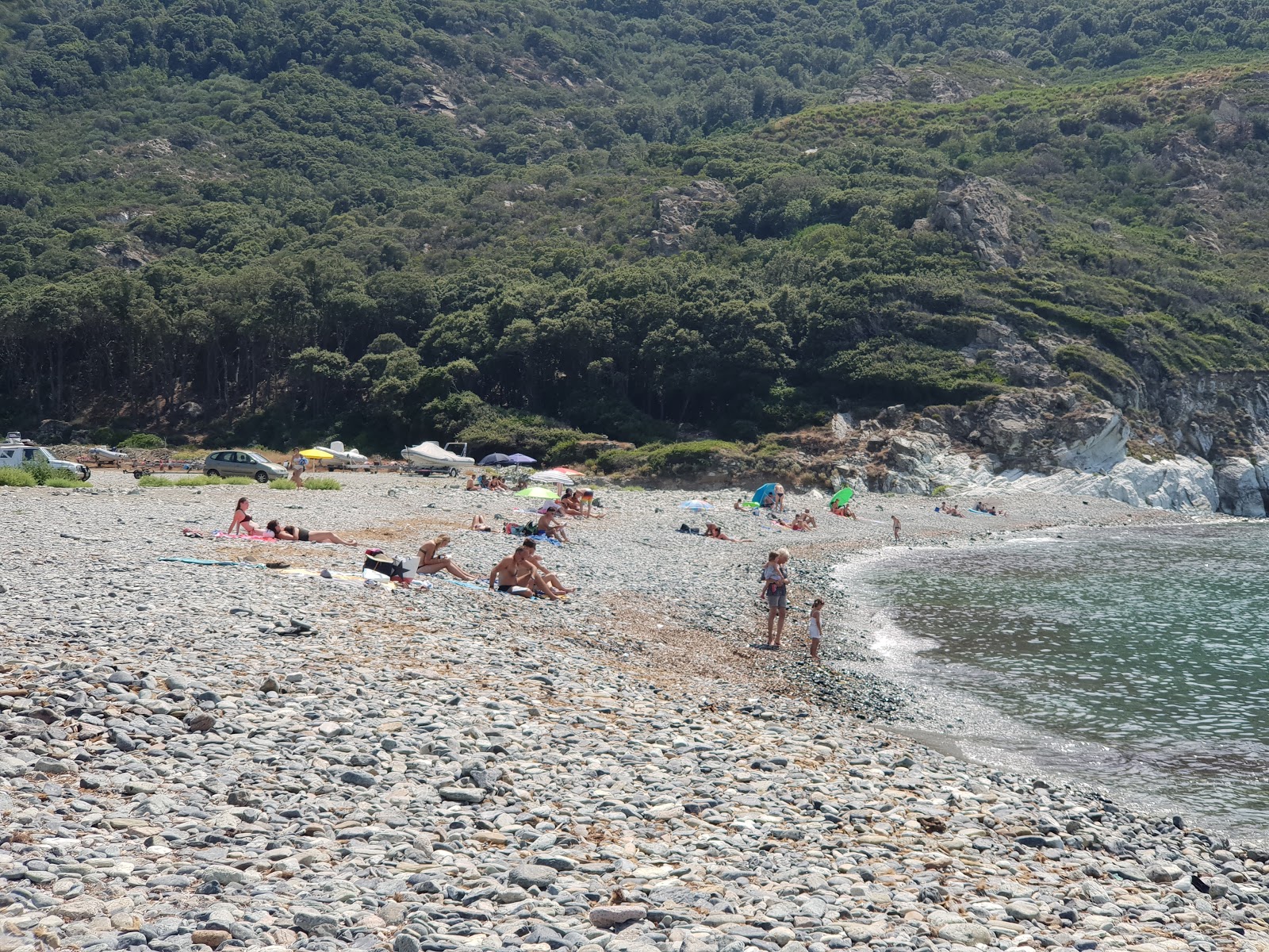 Photo de Giottani beach avec baie spacieuse