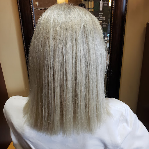 Hair Salon «4me Salon & Skincare (AVEDA Exclusive Salon)», reviews and photos, 6492 Edinger Ave, Huntington Beach, CA 92647, USA