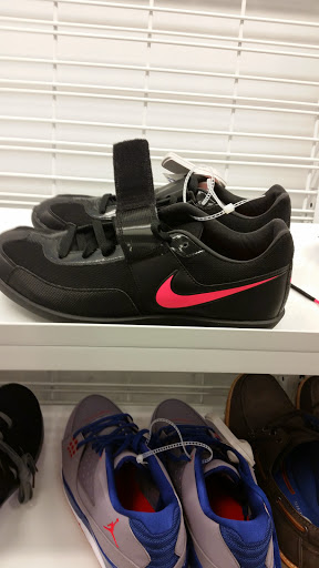 Clothing Store «Ross Dress for Less», reviews and photos, 8123 Cooper Creek Blvd, University Park, FL 34201, USA