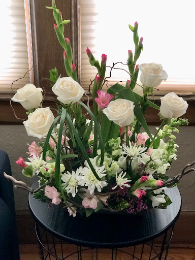 East Meets West Flowers, 17 Brookfield Pl, Pleasantville, NY 10570, USA, 