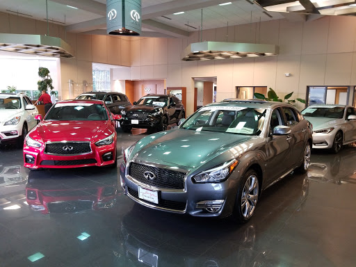Infiniti Dealer «Plaza Infiniti», reviews and photos, 755 N New Ballas Rd, Creve Coeur, MO 63141, USA