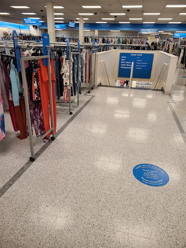 Clothing Store «Ross Dress for Less», reviews and photos, 349 N San Fernando Blvd, Burbank, CA 91502, USA