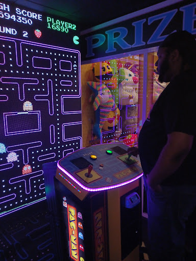 Bowling Alley «AMF Bowlero Lanes», reviews and photos, 11737 W Burleigh St, Wauwatosa, WI 53222, USA