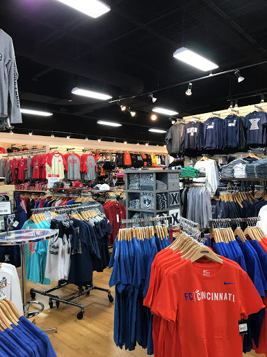 Sportswear Store «Rally House Rookwood», reviews and photos, 2705 Edmondson Rd, Cincinnati, OH 45209, USA