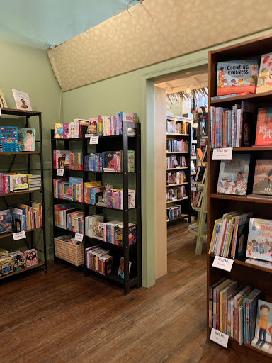 Book Store «Curious Iguana», reviews and photos, 12 N Market St, Frederick, MD 21701, USA