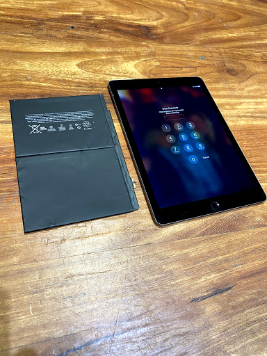 Cell Phone Store «Cellfone MD Cell phone repair», reviews and photos, 7708 W Belmont Ave, Chicago, IL 60634, USA