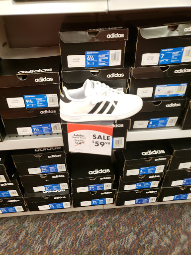 Shoe Store «Shoe Carnival», reviews and photos, 466 Pinnacle Pkwy, Bristol, TN 37620, USA