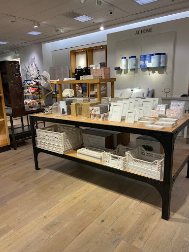 Department Store «Nordstrom Hillsdale Shopping Center», reviews and photos, 130 E Sailer Dr, San Mateo, CA 94403, USA