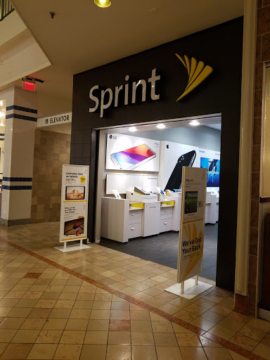 Sprint Store, 250 Woodbridge Center Dr #309, Woodbridge, NJ 07095, USA, 