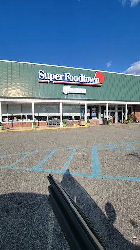 Grocery Store «Super Foodtown of Lake Hiawatha», reviews and photos, 435 N Beverwyck Rd, Lake Hiawatha, NJ 07034, USA