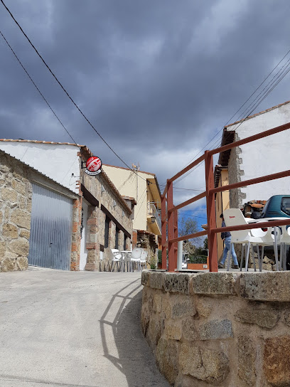 Bar Alvendero - C. Alenza, 3, 05113 Burgohondo, Ávila, Spain