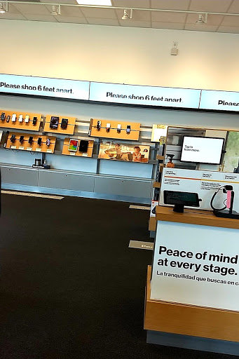 Cell Phone Store «Verizon», reviews and photos, 2241 Prairie Center Pkwy, Brighton, CO 80601, USA