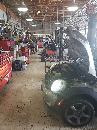 Auto Repair Shop «Harding Foreign Auto Repair», reviews and photos, 502 S 2nd St, San Jose, CA 95112, USA