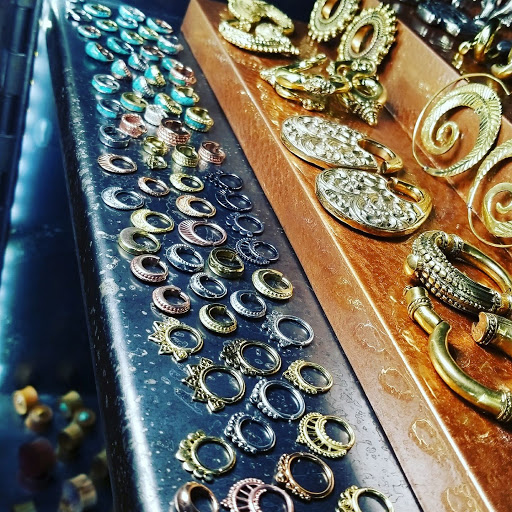 Tattoo Shop «Hopeless Ink Tattoo & Piercing», reviews and photos, 2308 Main St, Vancouver, WA 98660, USA