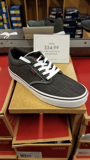 Shoe Store «DSW Designer Shoe Warehouse», reviews and photos, 3050 Sheridan Dr, Amherst, NY 14226, USA