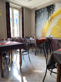 Atmosphère du Restaurant LE RELAIS Hôtel à Saint-Quentin-les-Anges - n°4