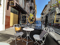 Atmosphère du Crêperie L'oiseau d'été de Valentin | Salon De Thé & Café, Crêperie & Dégustation Corse à Nice - n°9