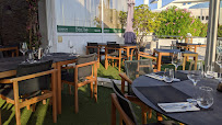 Atmosphère du Bistro Verde - Café Restaurant & Traiteur Golfe Juan à Vallauris - n°9