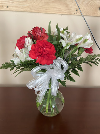 Florist «Whiteville Florist», reviews and photos, 500 S Madison St, Whiteville, NC 28472, USA