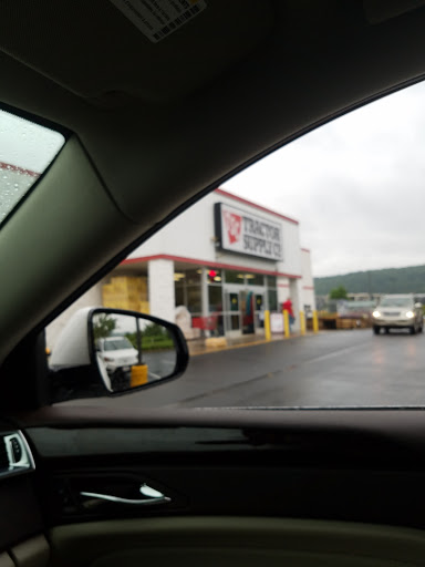 Home Improvement Store «Tractor Supply Co.», reviews and photos, 8110 Gander Way, Roanoke, VA 24019, USA