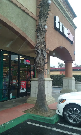 GameStop, 2200 Harbor Blvd A-140, Costa Mesa, CA 92627, USA, 