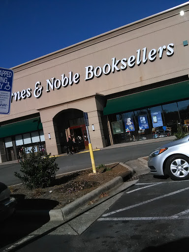Barnes & Noble, 1925 Hampton Inn Ct, Winston-Salem, NC 27103, USA, 