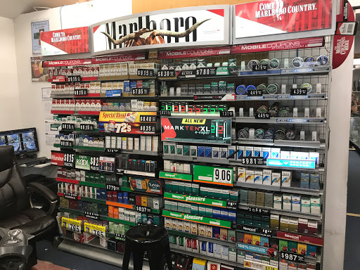 Tobacco Shop «Danbury Smoke Shop», reviews and photos, 128 Federal Rd, Danbury, CT 06811, USA