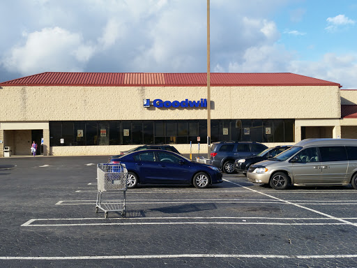 Thrift Store «Goodwill of North Georgia: Kennesaw Store and Donation Center», reviews and photos, 2500 Cobb Pkwy N, Kennesaw, GA 30152, USA