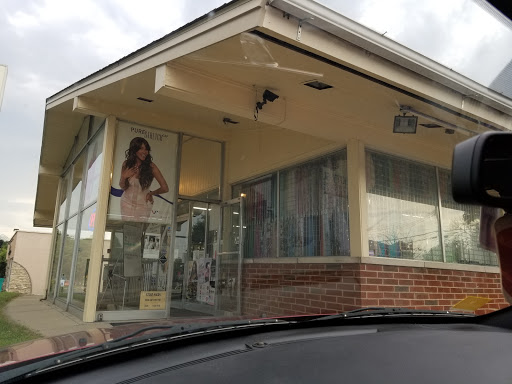 Beauty Supply Store «Star Wigs & Beauty Supply», reviews and photos, 11475 Springfield Pike, Cincinnati, OH 45246, USA