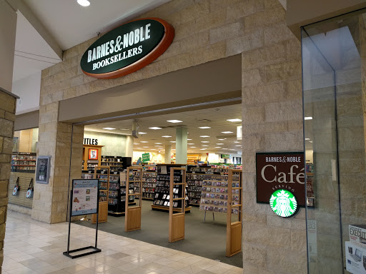 Book Store «Barnes & Noble Booksellers Clackamas Town Ctr Mall», reviews and photos, 12000 SE 82nd Ave, Portland, OR 97086, USA