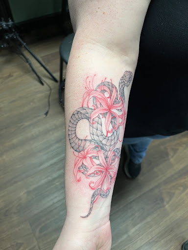 Explore big sis lil sis tattoo ideas, creative tattoo ideas in Bensalem, available at Oracle tattoo gallery