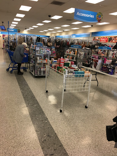 Clothing Store «Ross Dress for Less», reviews and photos, 151 N McDowell Blvd, Petaluma, CA 94954, USA