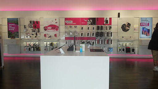 Cell Phone Store «T-Mobile», reviews and photos, 4432 Weston Rd, Davie, FL 33331, USA