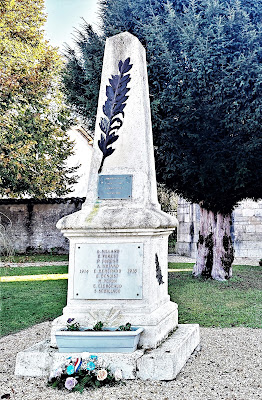 Monument aux Morts de Barbezières à Barbezières