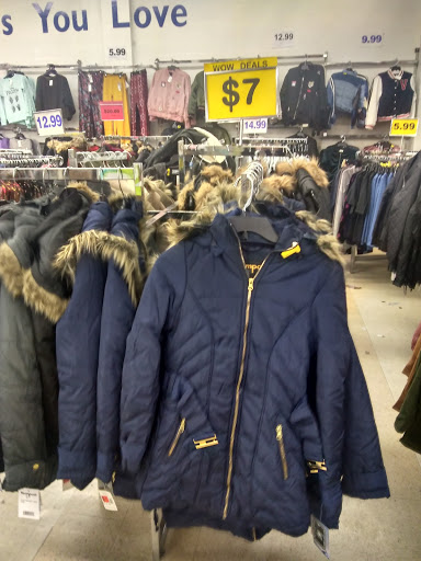 Discount Store «Factory 2-U (Fallas Discount Stores)», reviews and photos, 48 N American St, Stockton, CA 95202, USA