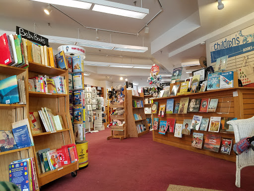 Book Store «Books On the Square», reviews and photos, 471 Angell St, Providence, RI 02906, USA