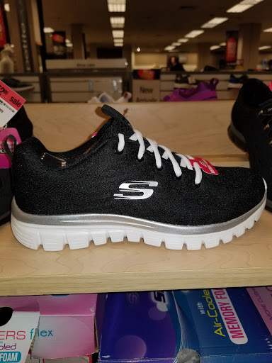 Stores to buy women's shoes Tampa