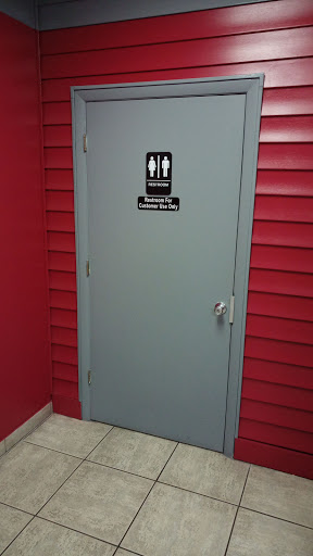 Laundromat «Hillsborough Coin Laundry», reviews and photos, 3016 W Hillsborough Ave, Tampa, FL 33614, USA