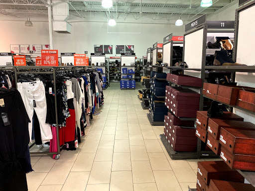 Department Store «Saks OFF 5TH», reviews and photos, 3310 Livermore Outlets Dr, Livermore, CA 94551, USA