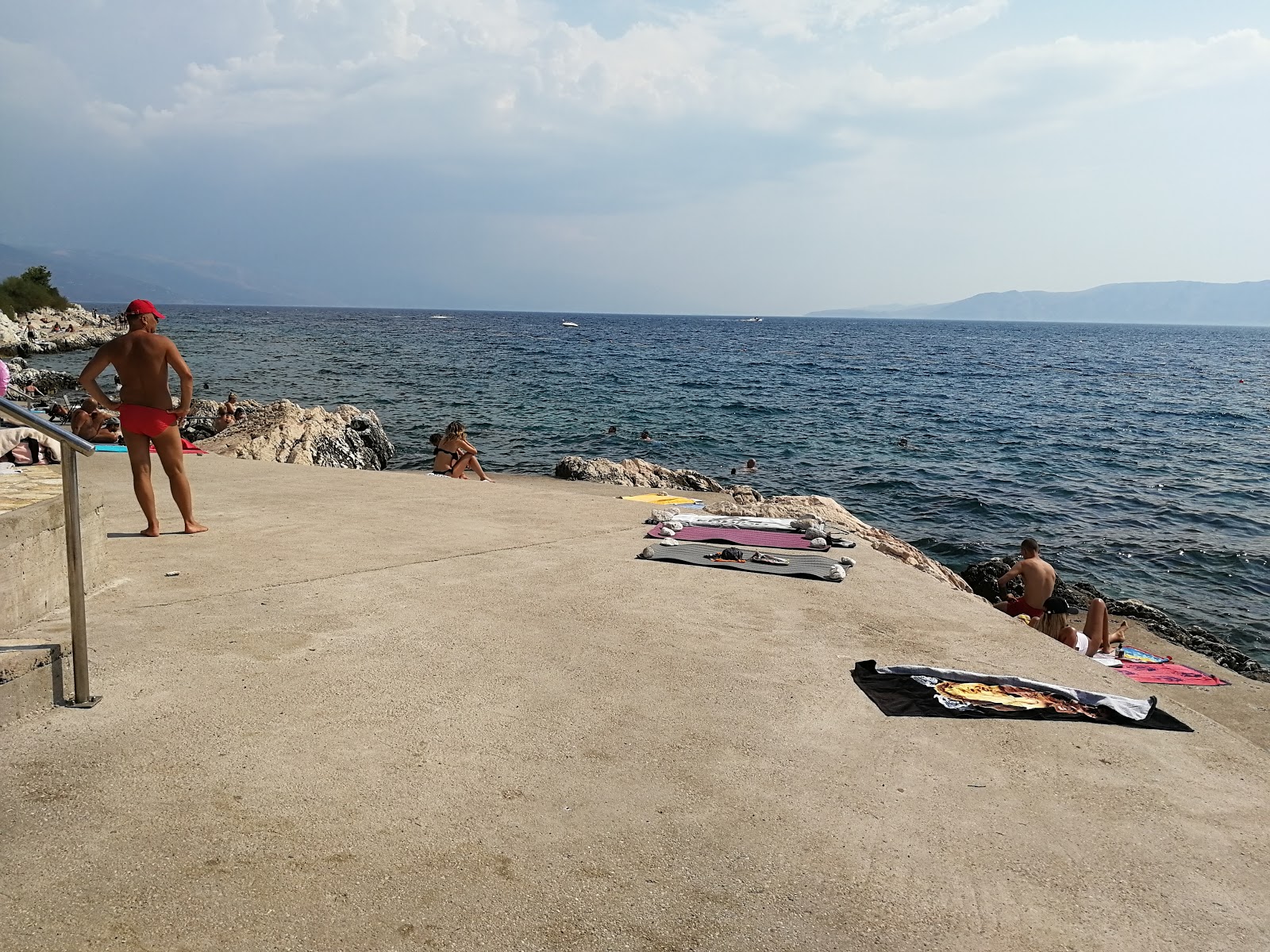 Novi Marina beach'in fotoğrafı - Çocuklu aile gezginleri için önerilir