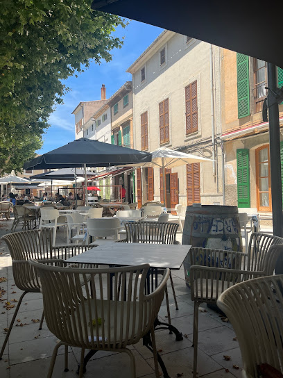 La Vespa Food Bar - Plaça del Conqueridor, 3, 07570 Artà, Illes Balears, Spain