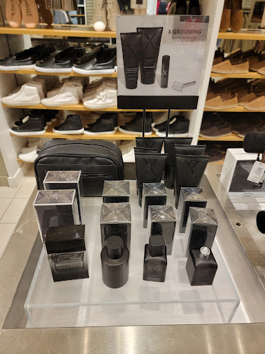 Clothing Store «Express», reviews and photos, 1400 Willowbrook Mall, Wayne, NJ 07470, USA