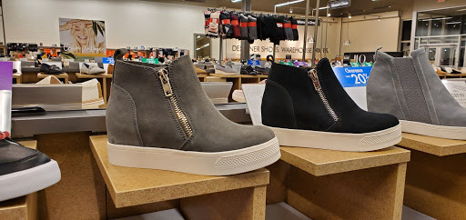 Shoe Store «DSW Designer Shoe Warehouse», reviews and photos, 9551 South Blvd, Charlotte, NC 28273, USA