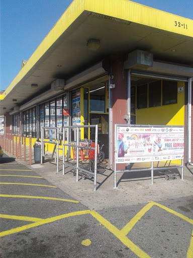 Grocery Store «Bravo Supermarkets», reviews and photos, 32-11 Beach Channel Dr, Far Rockaway, NY 11691, USA