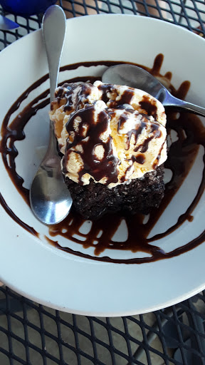 Winery «Canterbury Hill Winery and Restaurant», reviews and photos, 1707 S Summit Dr, Holts Summit, MO 65043, USA