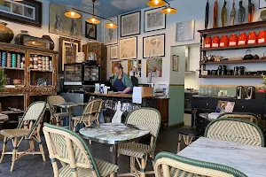 C’est la Vie Cafe image