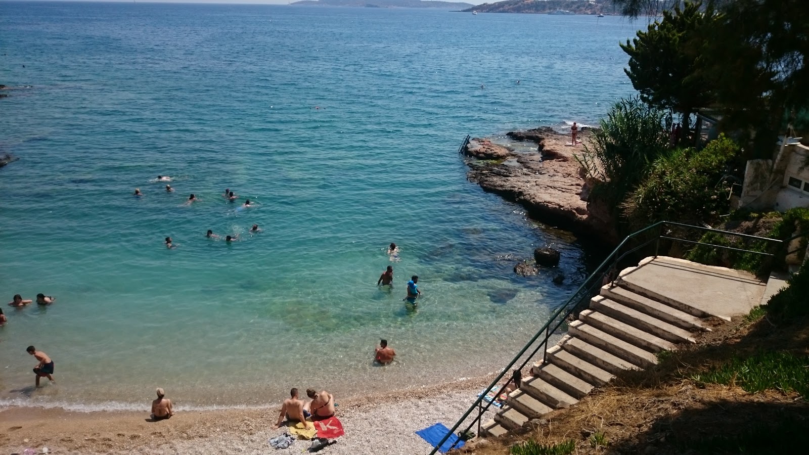 Vouliagmeni 2 beach'in fotoğrafı çok temiz temizlik seviyesi ile