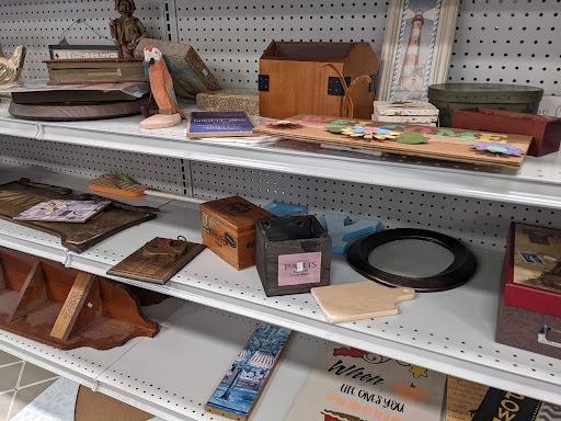 Variety Store «Goodwill», reviews and photos