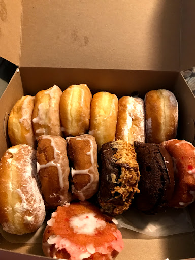 Donut Shop «Apple Fritter Donut Shop», reviews and photos, 741 E 9 Mile Rd, Ferndale, MI 48220, USA