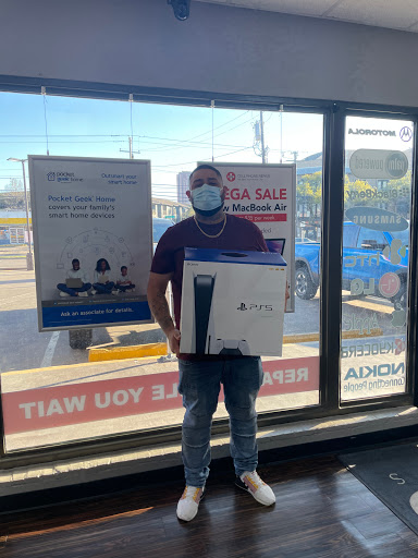 Mobile Phone Repair Shop «CPR Cell Phone Repair Dallas Uptown», reviews and photos, 2806 N Fitzhugh Ave, Dallas, TX 75204, USA